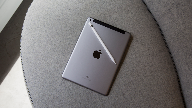 iPad 32GB | $280 | Amazon iPad 128GB | $355 | AmazonFoto: Amazon